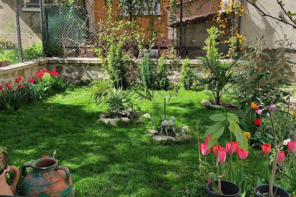 A Lovely 2 Bedroom Apartment In The Heart Of Sofia Sófia Exterior foto